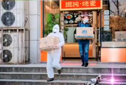 今天是元宵節(jié)，如意餛飩武漢長港路店為漢陽醫(yī)院的醫(yī)護人員送去了熱氣騰騰的湯圓。